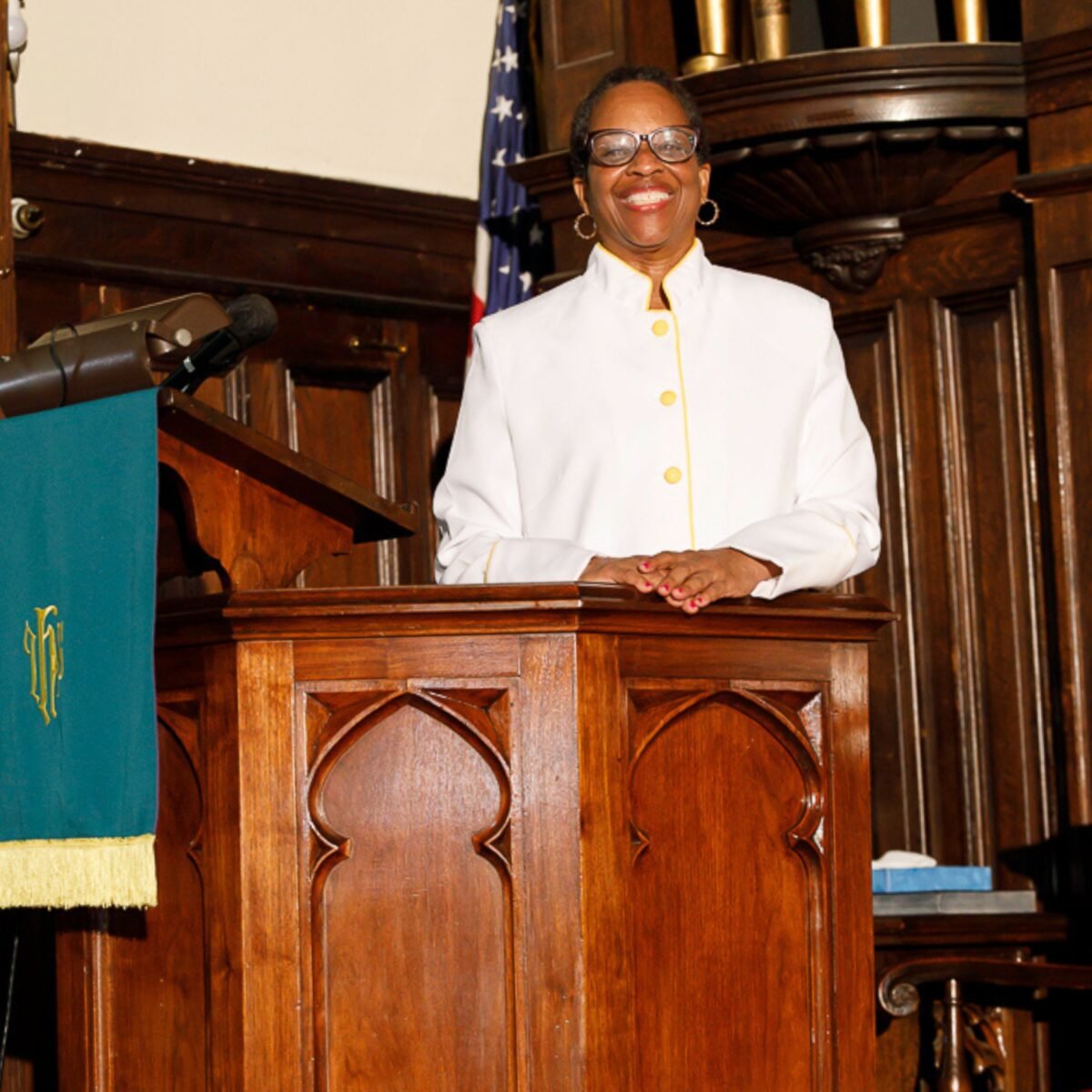 Dr. Lisa in the pulpit